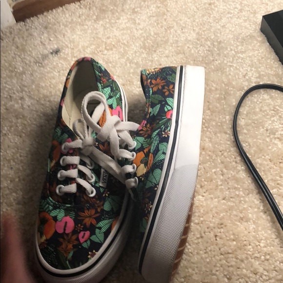 VANS only wore once - Picture 6 of 7